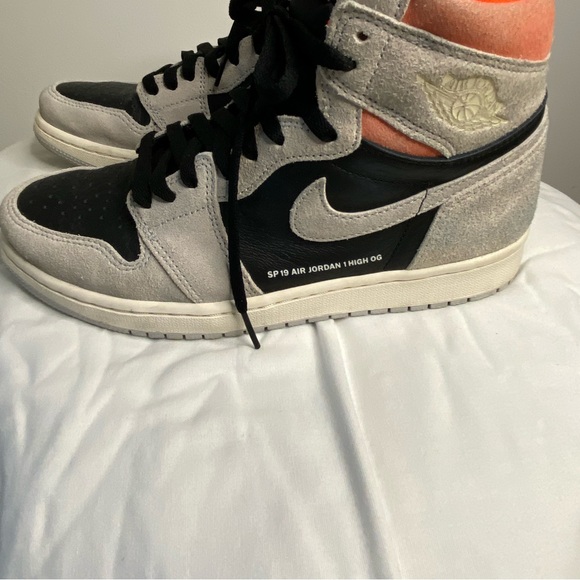 Nike Air Jordan 1 Retro High OG - Picture 2 of 7